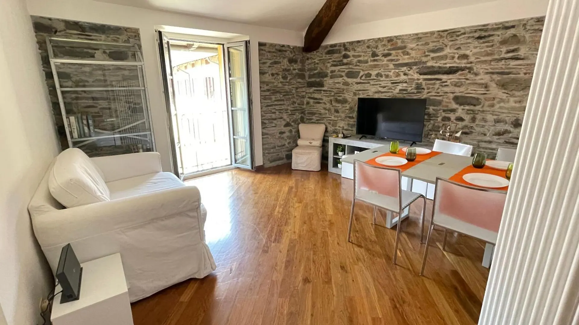 הקונטקטים של La Casa Di Gea